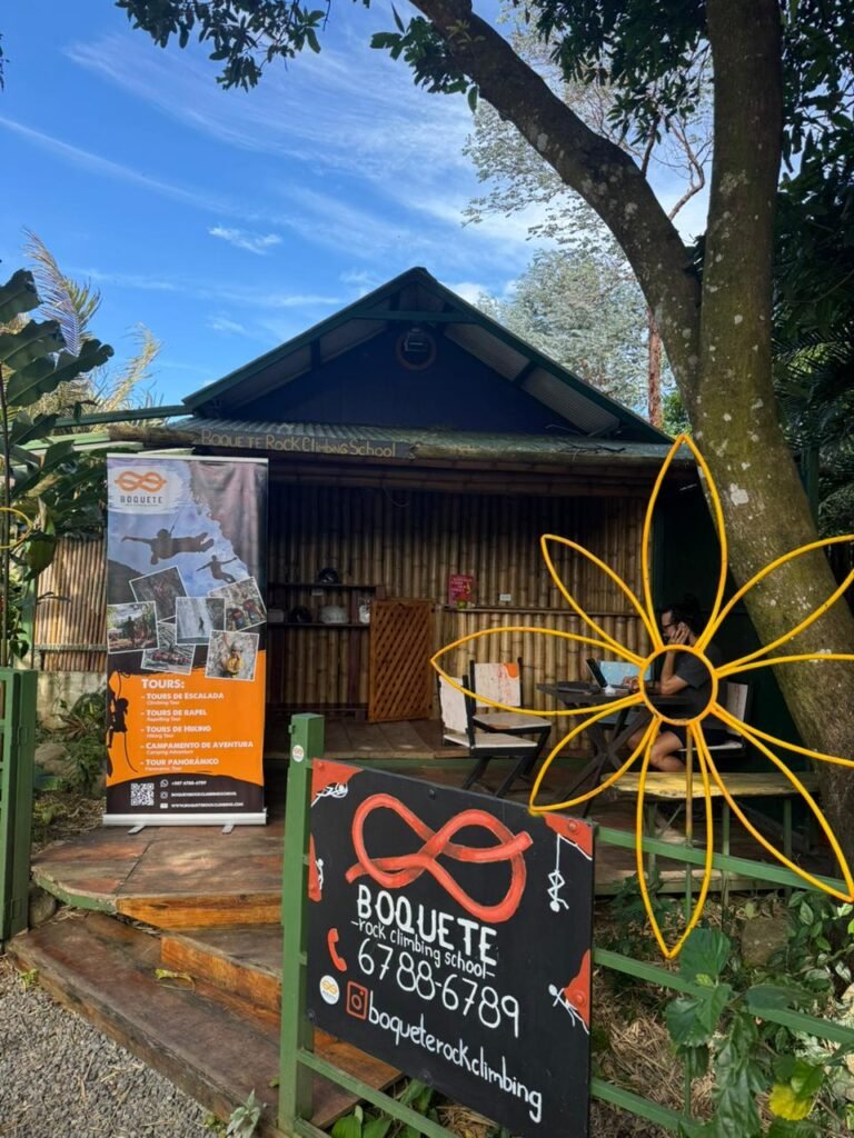 Oficina Boquete rock climbing school